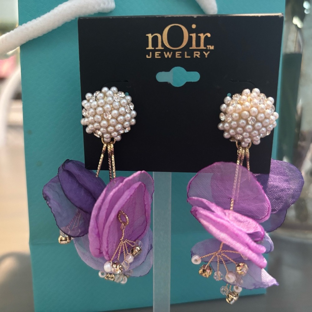 nOir Jewelry Pearl and Purple Floral Earrings